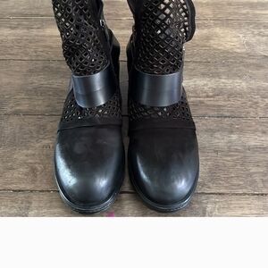 Spring Step Black Combat Boots with Intricate Crochet Design and Rounded Toe